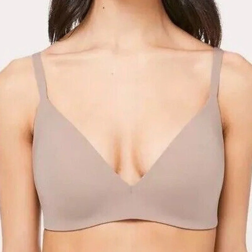 Lululemon Size 32C Bra Take Shape Molded Wireless Uplift Shape Soft Sand Beige